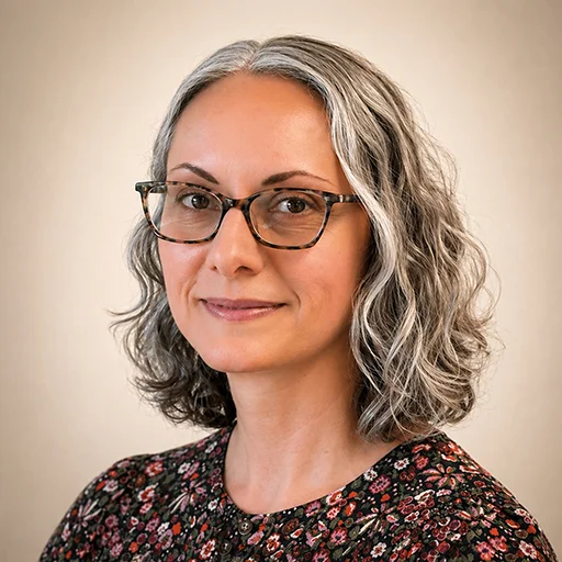 Leadership - Courtney Ellis<br />
MSW, LSW.<br />
Manager of Community Support Services<br />
